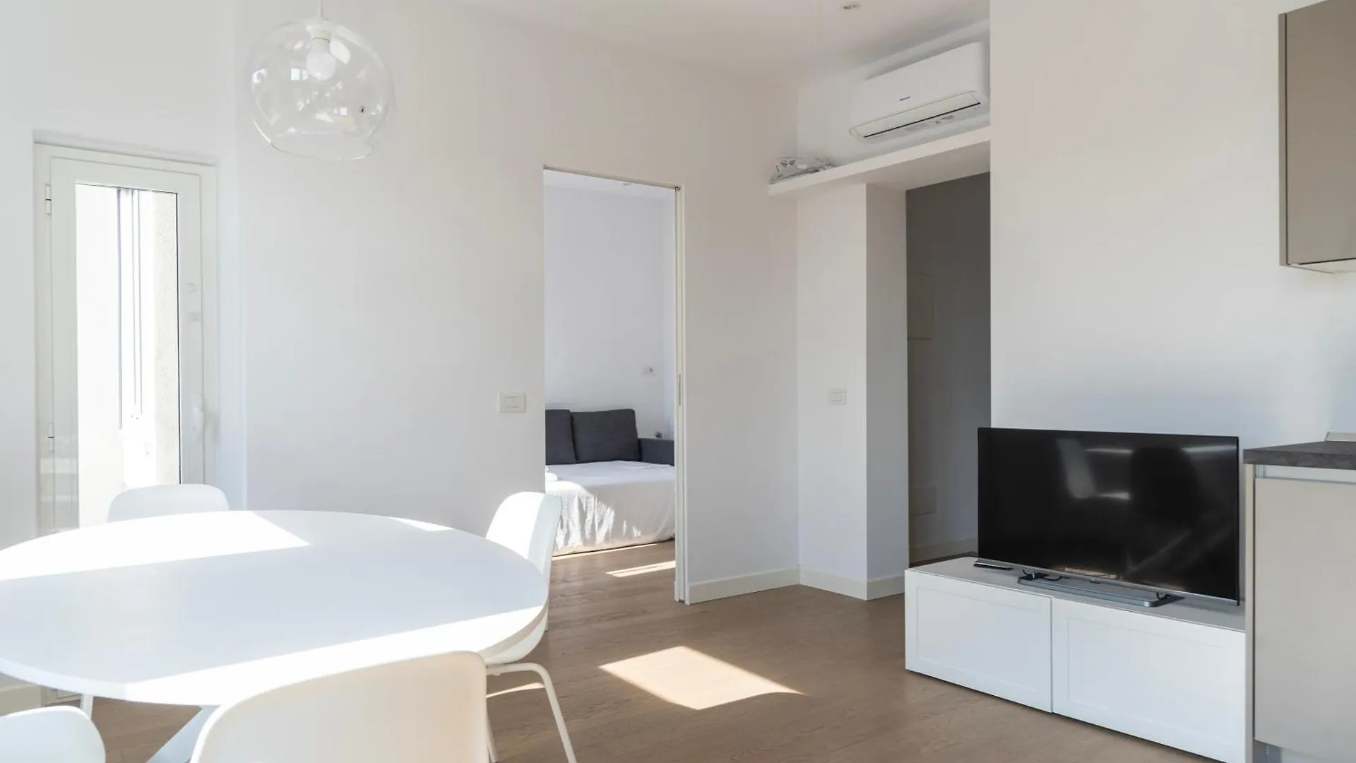 Youhosty - Bright Apartment Gioia Milan Italy