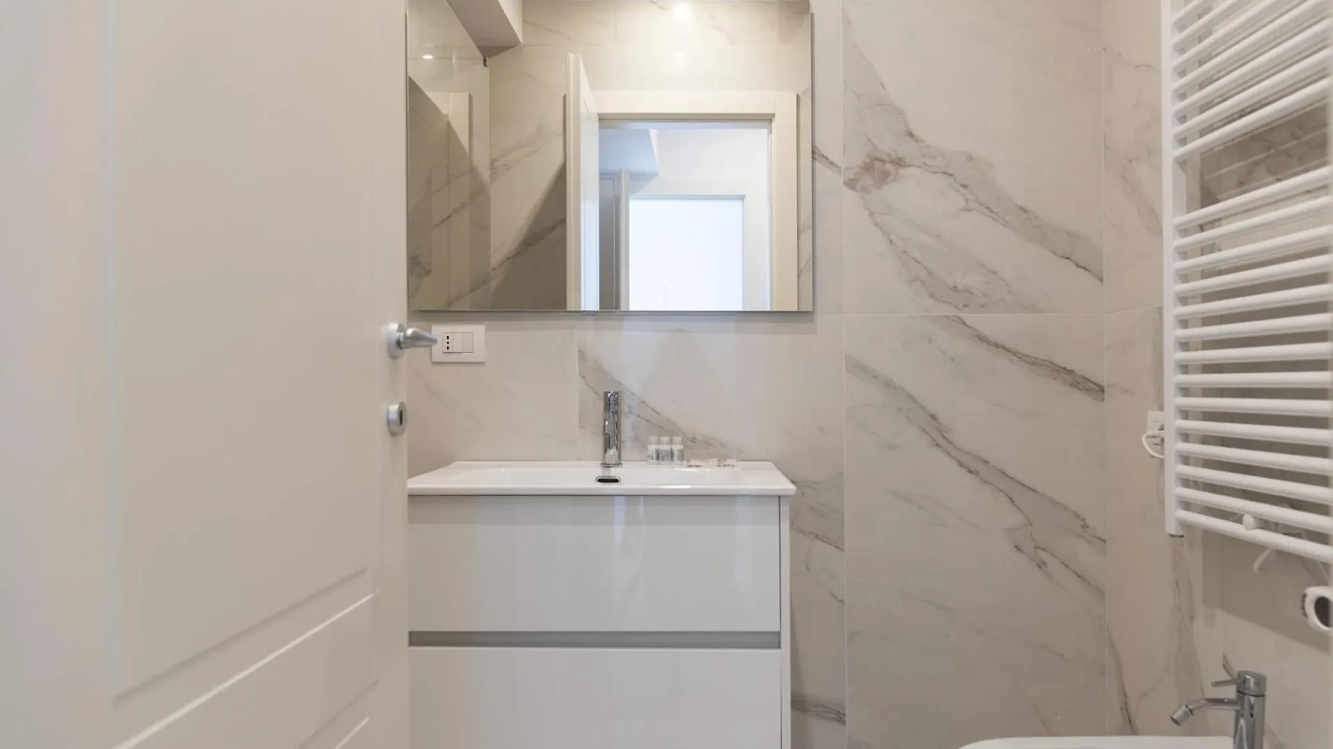 Youhosty - Bright Apartment Gioia Milan