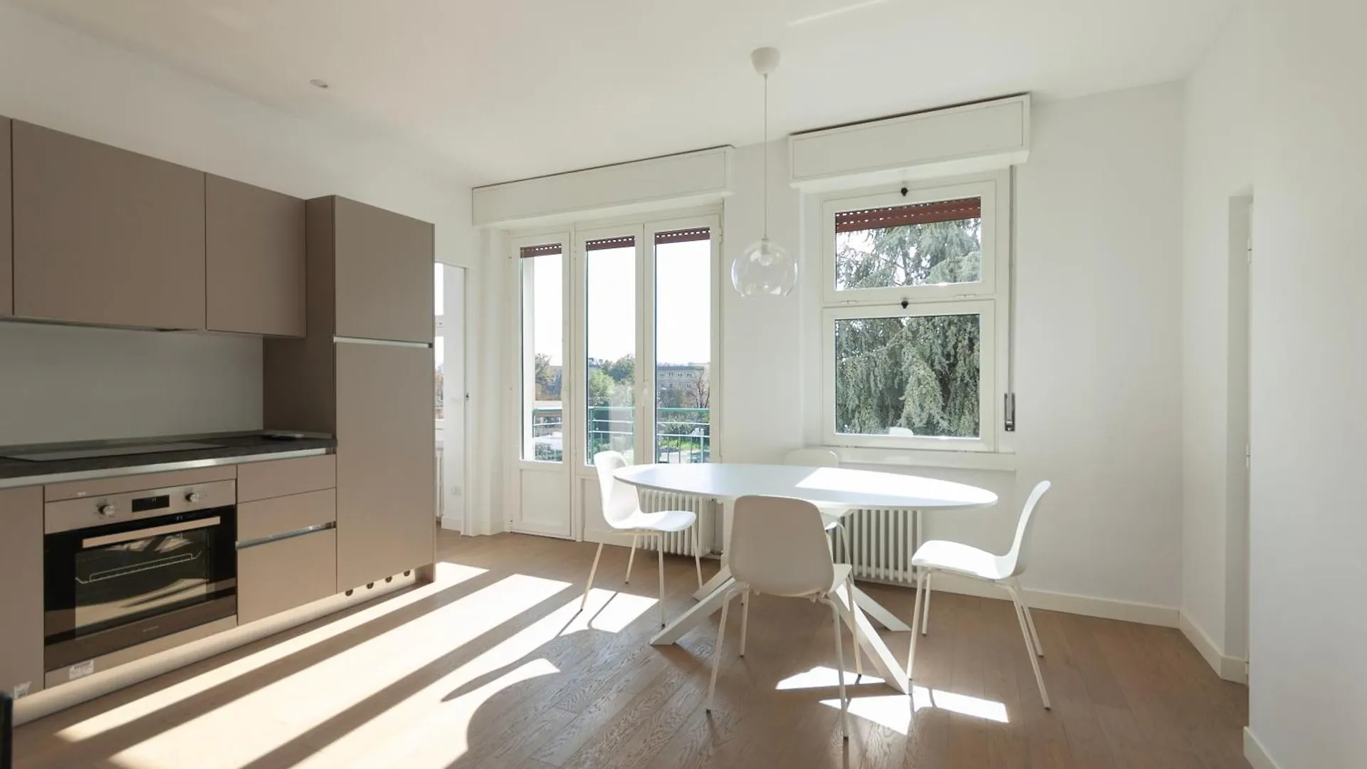 Youhosty - Bright Apartment Gioia location